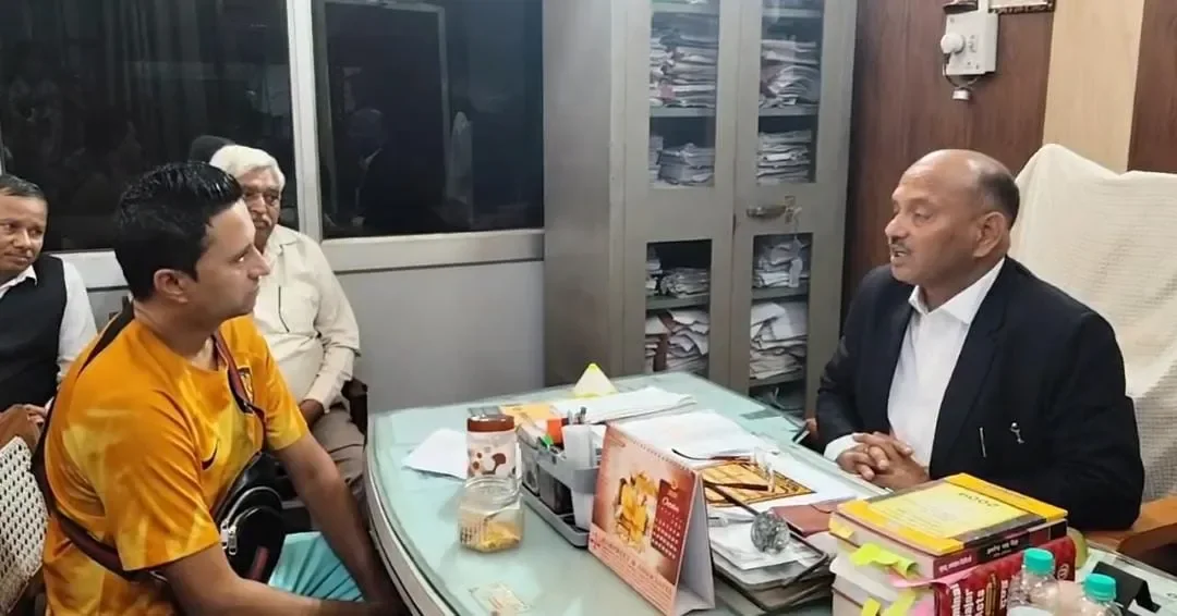 Faizan Ansari at Meerut District Court, where he offered to support the education and wedding of Muskan's daughter Radha