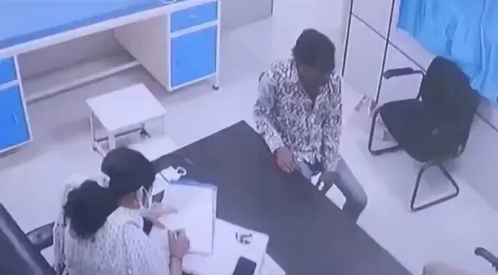 CCTV still from the Wardha health centre where an accused slapped Dr Shraddha Bhumre during a medical check-up