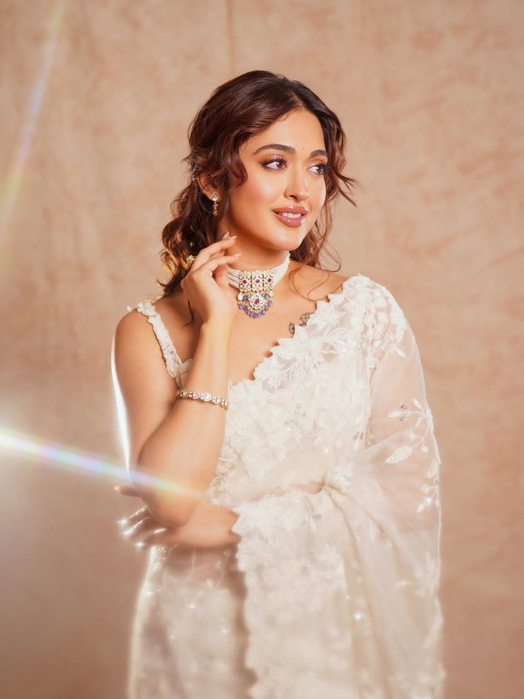 Gayatri Bhardwaj's Noorani Style in White Saree